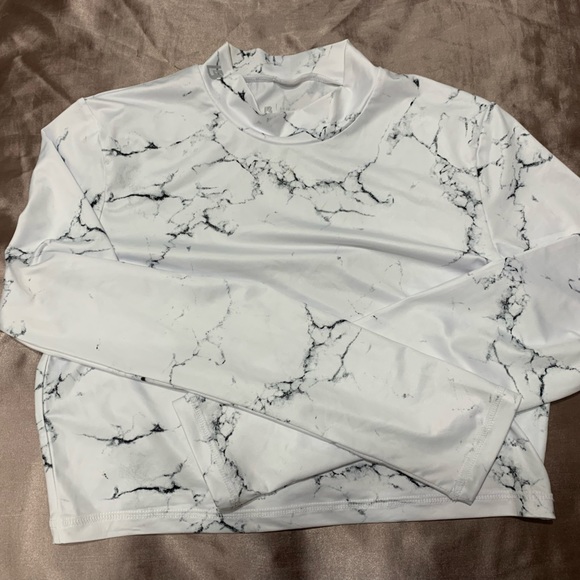 Buffbunny long sleeve marble crop top! - Picture 5 of 5
